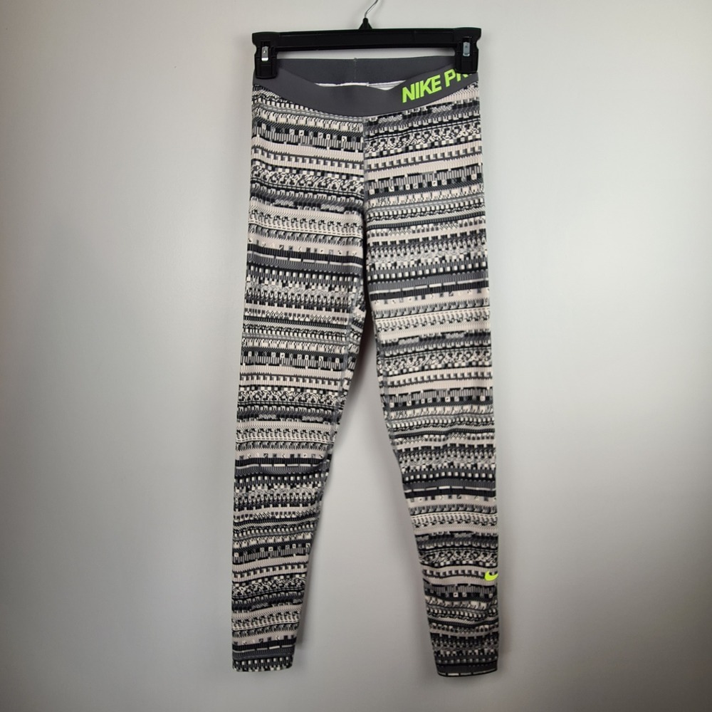 Nike Pro Dri-FIT Women Small Gray Black Geometric Pixel Print Athletic Leggings